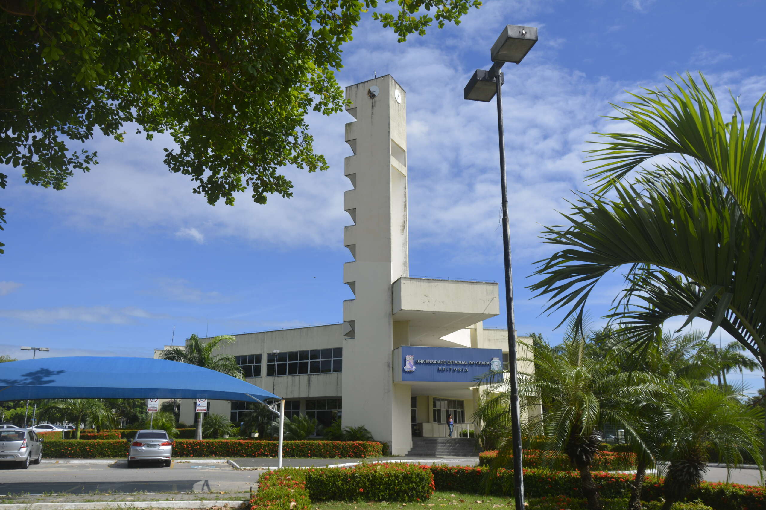 Uece realiza a 1ª Fase do Vestibular de 2023.2 no próximo domingo (30)