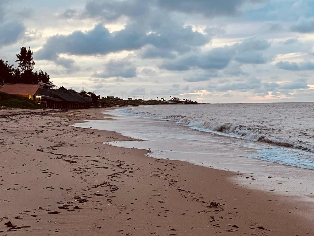 Boletim de balneabilidade da Semace aponta 48 praias adequadas para banho no litoral cearense
