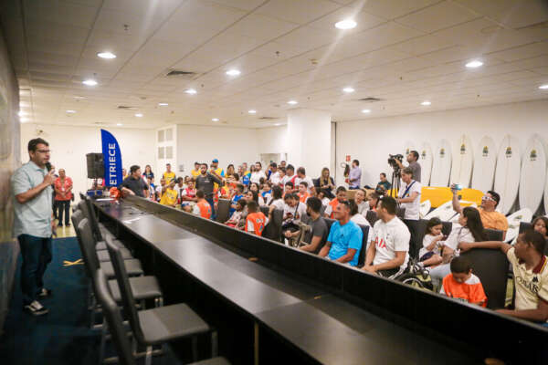 Sesporte instala dois núcleos da Clínica de Surfe Adaptado em Fortaleza