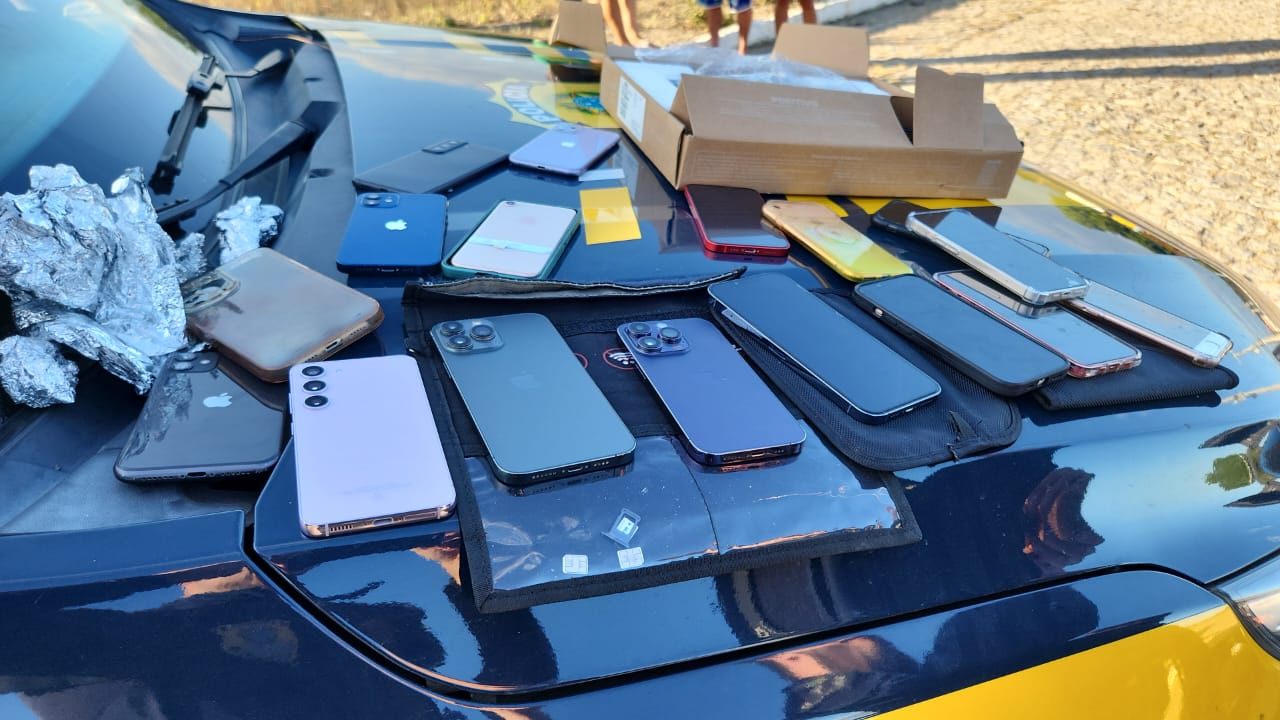 Ação conjunta da PC-CE e PRF resulta na prisão de oito pessoas e recuperação de 55 celulares furtados em Fortaleza