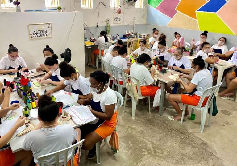 Alece aprova Projeto de Lei que garante adicional financeiro para policial penal em atividades de ressocialização de internos