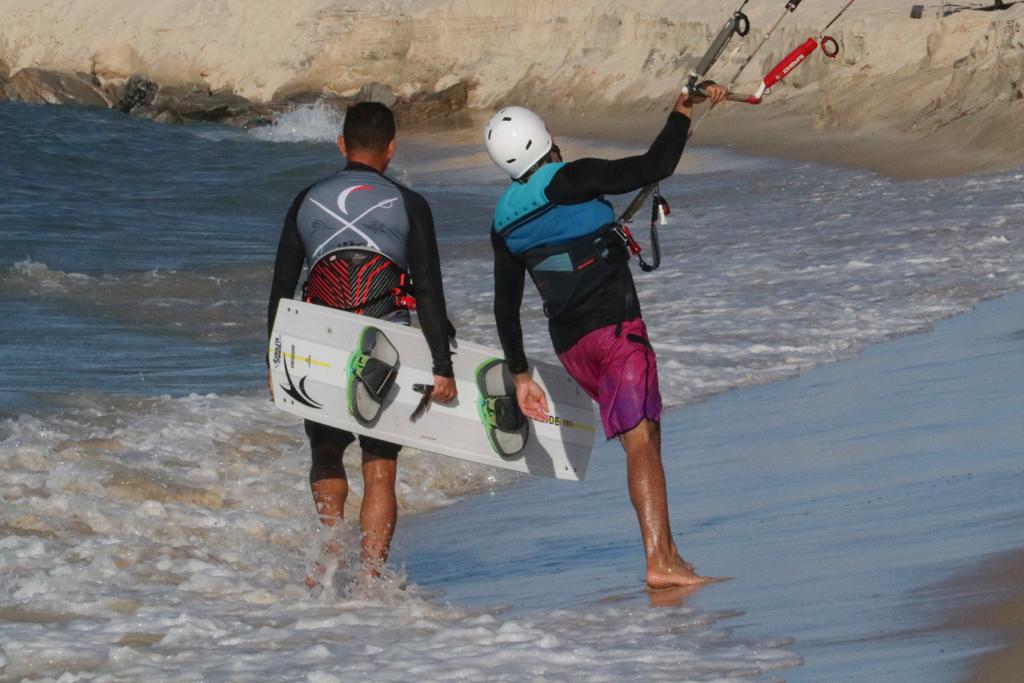 CBMCE dá dicas de prevenção de acidentes aquáticos no Dia Oficial do Kitesurf e do Kitesurfista