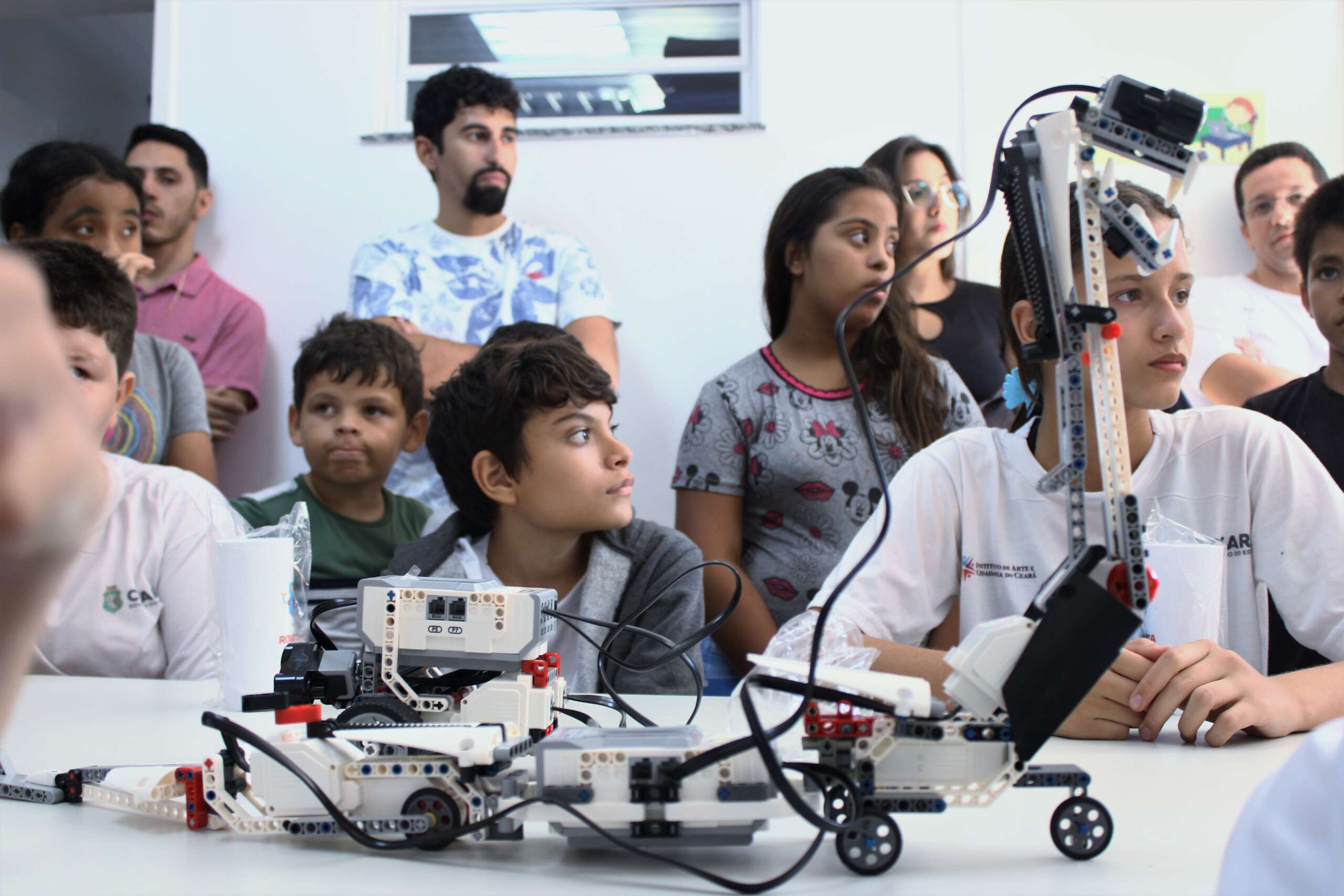 No Complexo Mais Infância do Curió, adolescentes fortalecem a autonomia a partir das aulas de Robótica