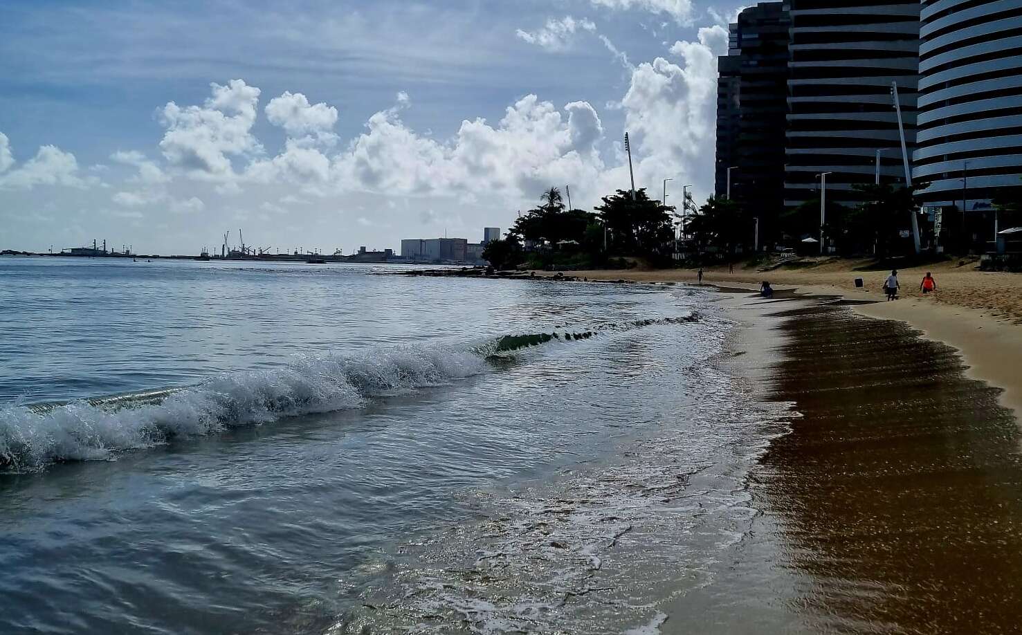 Fortaleza: 18 trechos estão próprios para banho neste fim de semana