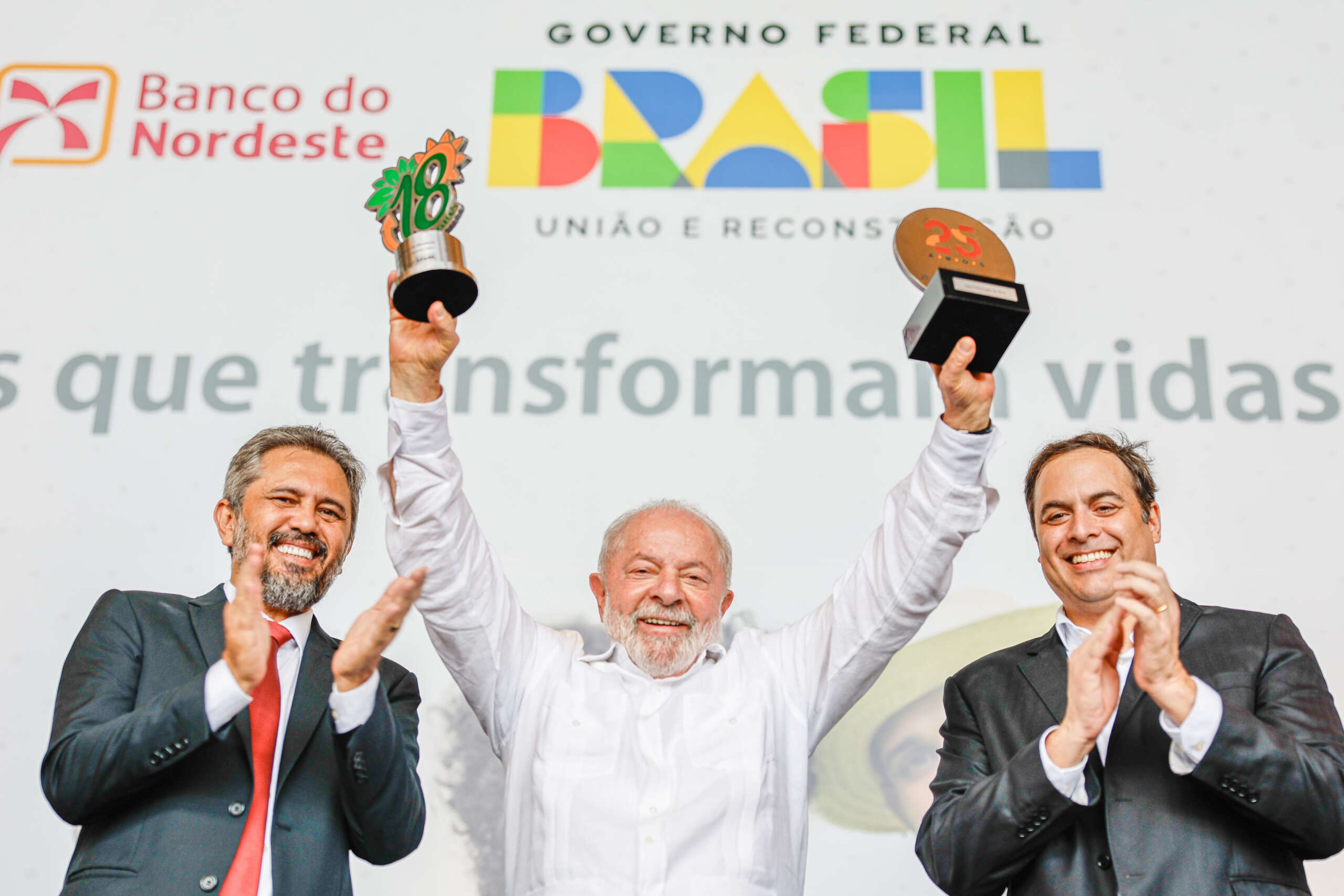 No aniversário do Crediamigo e do Agroamigo, com presidente Lula e governador Elmano de Freitas, BNB anuncia R$ 8,5 bi para agricultura familiar