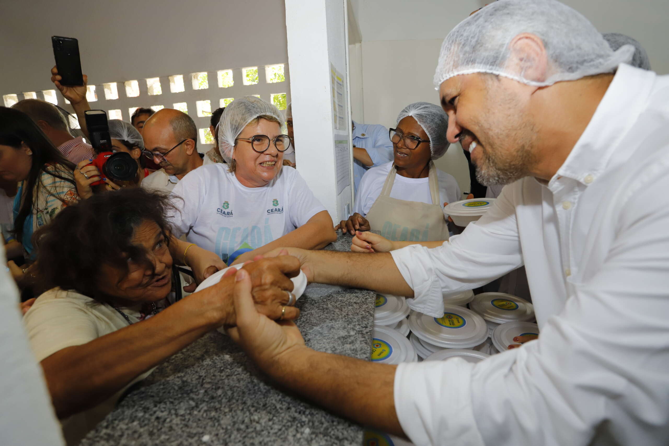 Primeira Cozinha Ceará Sem Fome inicia entrega de refeições em Fortaleza