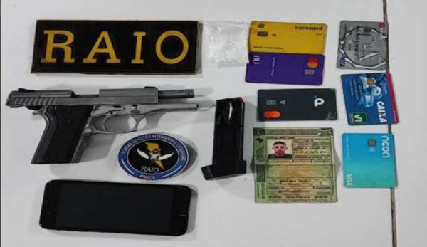 PMCE prende suspeito em posse de arma de fogo e drogas em Novo Oriente