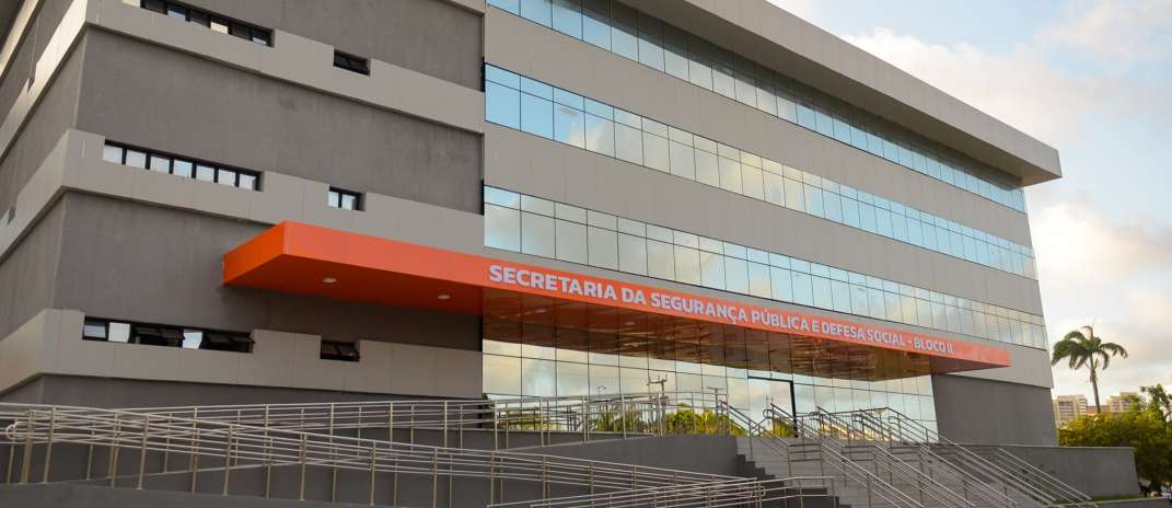 Forças de Segurança prendem dupla em flagrante por envolvimento em deslocamento forçado na RMF