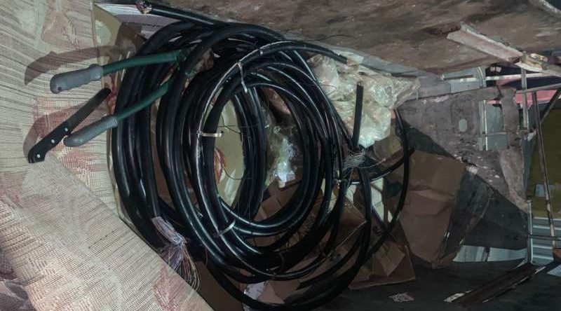 PMCE prende em flagrante trio suspeito de furto de fios e apreende cerca de 60 metros de cabos no Montese