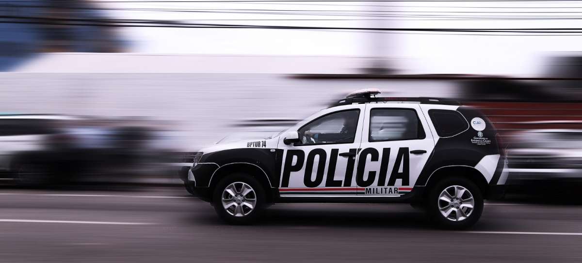 Três homens são presos e quatro armas e drogas são apreendidas durante ações na RMF