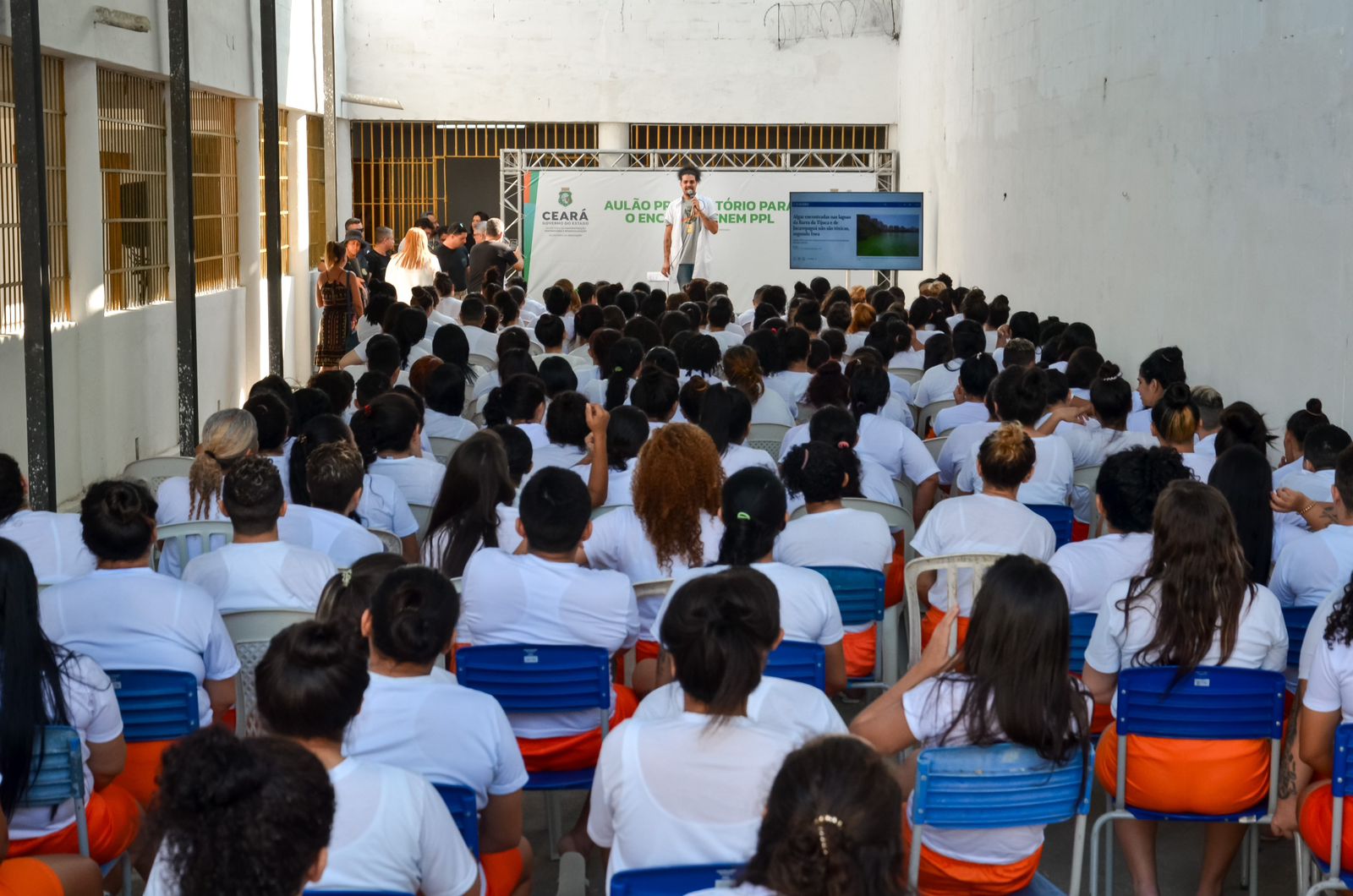 Aulão preparatório para o Encceja e Enem PPL 2023 chega à maior unidade prisional feminina do Ceará