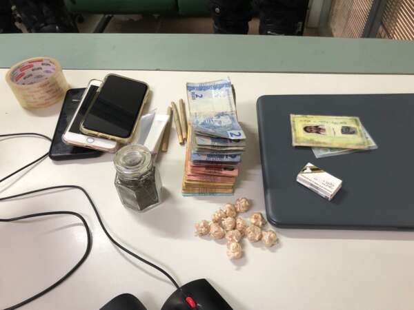 Mulher é presa com drogas em ação conjunta das Polícias Civil e Militar na Região Sul do estado