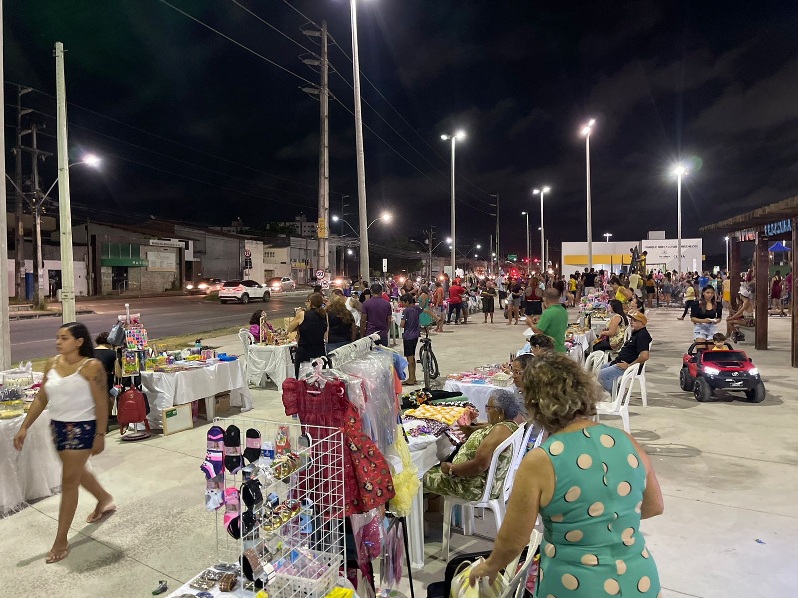Feira de empreendedorismo movimenta negócios locais, no Parque Dom Aloísio Lorscheider