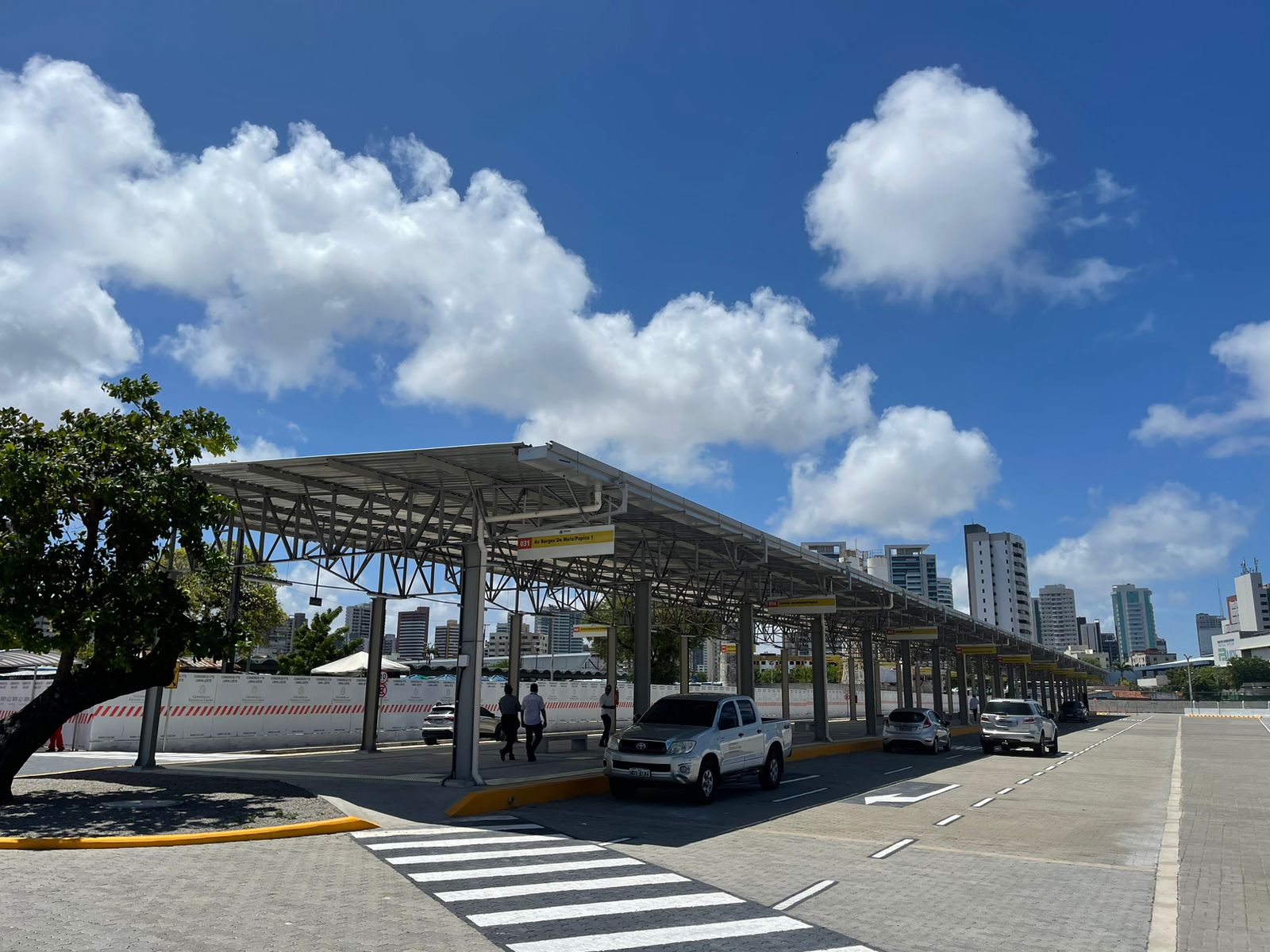 Linha Leste: Seinfra entrega terminal provisório de ônibus no Papicu