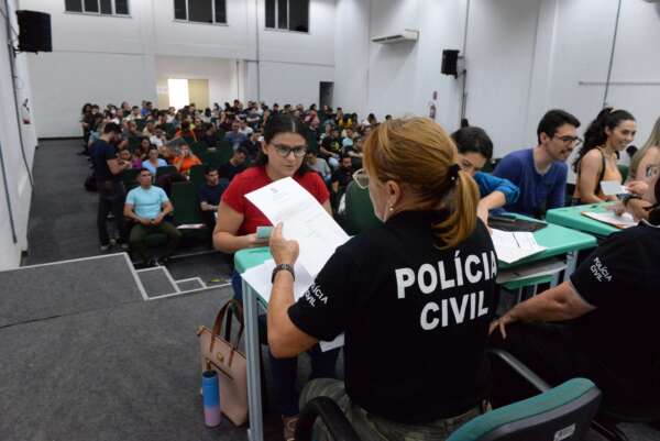 Aesp matricula aprovados em concurso da PCCE para cursos de formação