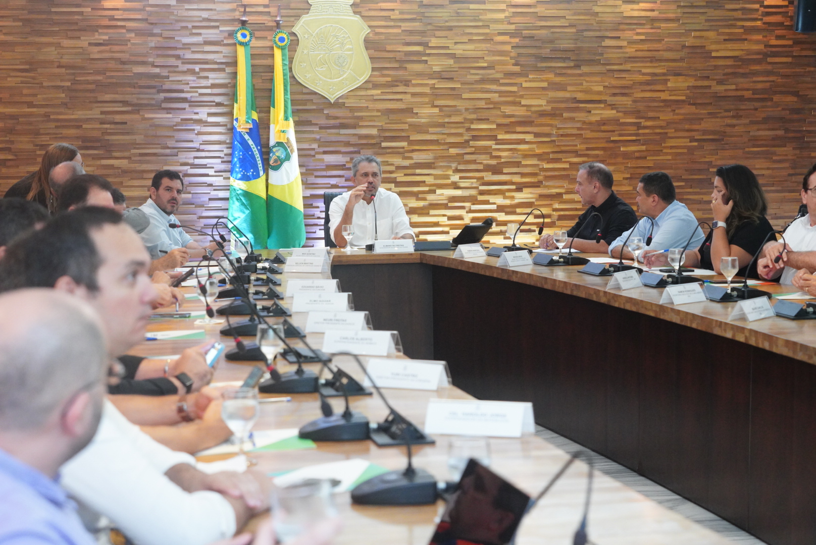 Plano de Contingência para impactos do El Niño é discutido com governador Elmano de Freitas