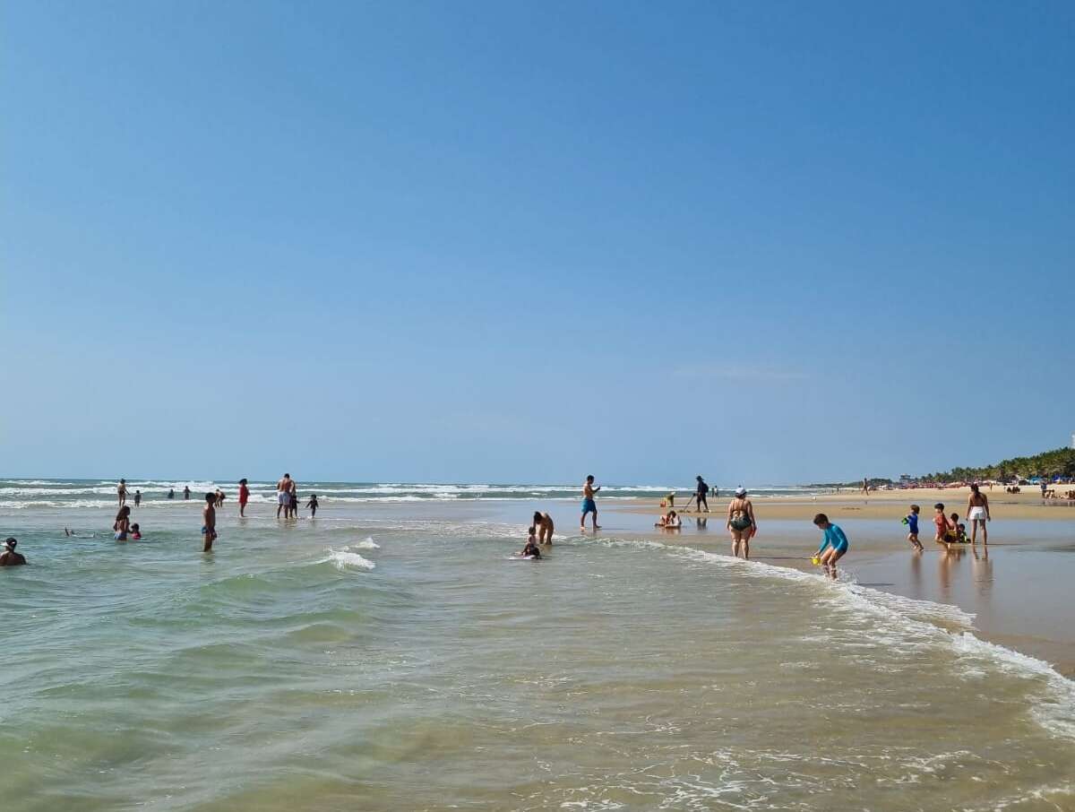Fortaleza tem 19 trechos próprios para banho de mar neste fim de semana