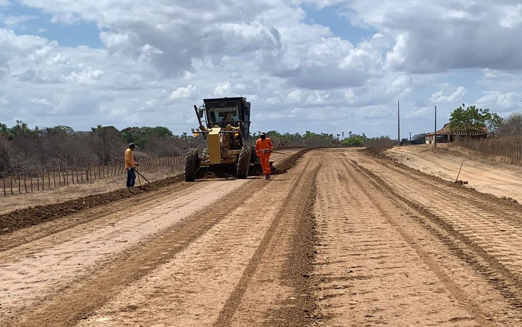 Mais de 14 mil habitantes serão beneficiados com a pavimentação da CE-176 em Miraíma