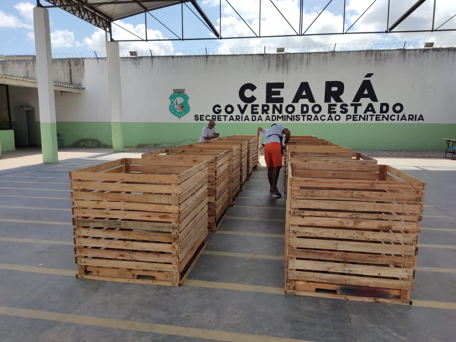 Internos de Unidade Prisional produzem caixotes para arrecadação de alimentos para o Ceará Sem Fome