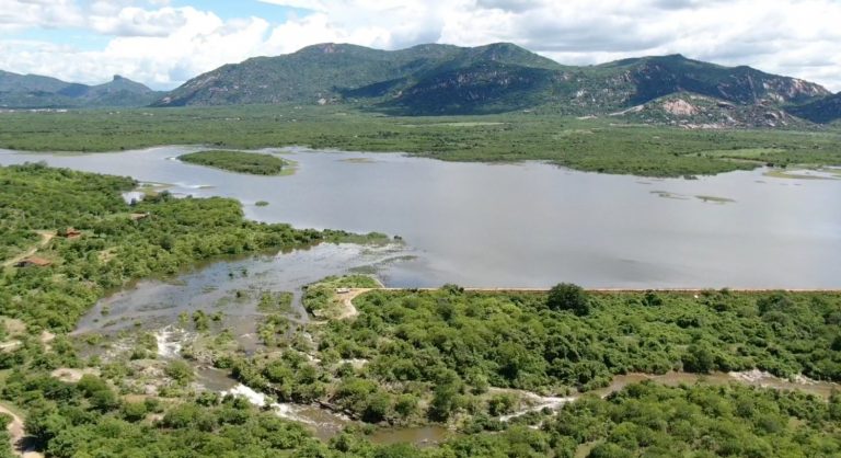 Sobe para 25 o número de açudes sangrando no Ceará