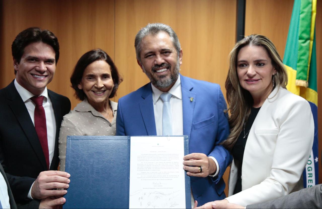 Governo do Ceará e Ministério da Educação assinam homologação do novo curso de Medicina da Unilab, em Baturité