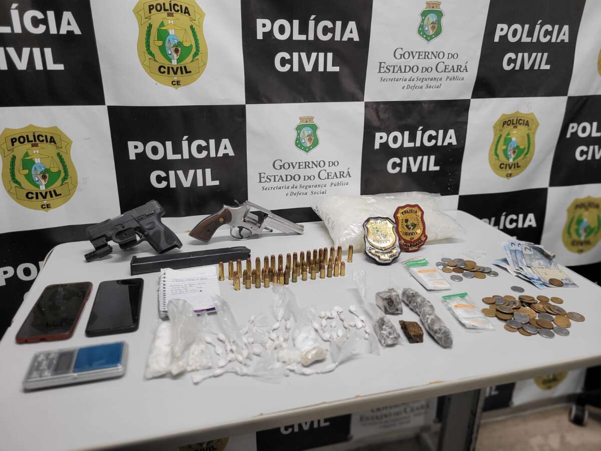 Após denúncia anônima, PCCE prende homem em posse de armas, drogas e munições na Caucaia