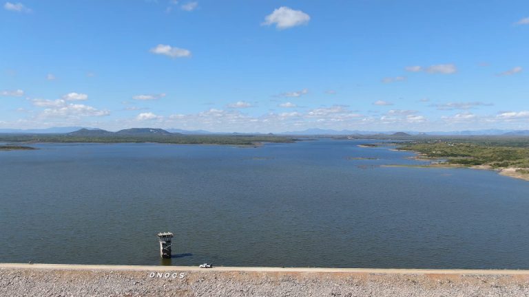 Açudes Poço do Barro, Carmina, Caxitoré e Edson Queiroz sangram após mais de uma década; lista sobe para 51 no Estado