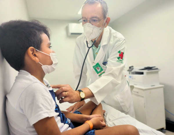 Hospital Infantil Albert Sabin orienta sobre atendimento de síndromes gripais e amplia serviços