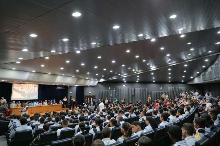 Seduc realiza aula inaugural da iniciativa PreparaITA para alunos de escolas militares