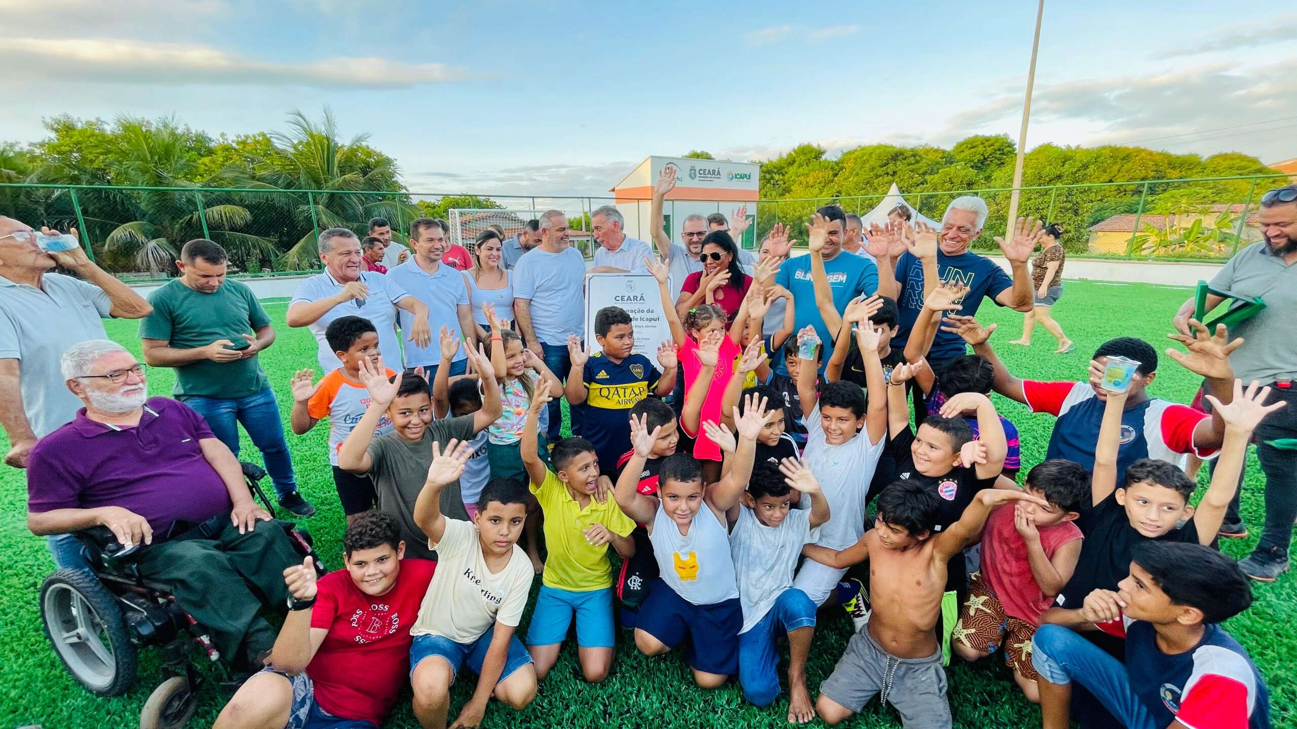 Além da prática esportiva, areninha entregue em Icapuí permitirá maior socialização entre moradores da região
