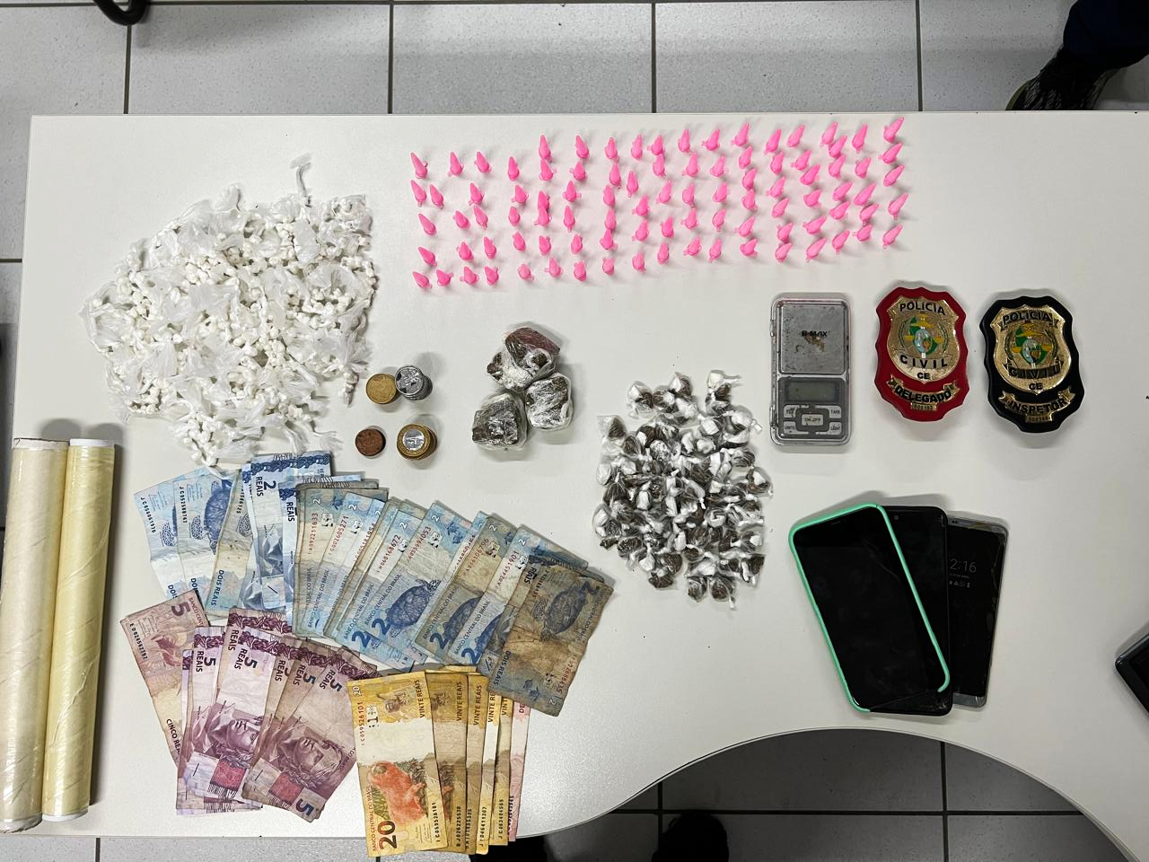 Polícia Civil captura trio e apreende drogas no bairro Montese