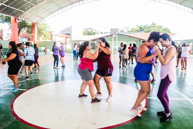 Vila Social oferece atividades de esporte, cultura e qualificação profissional para população do Genibaú