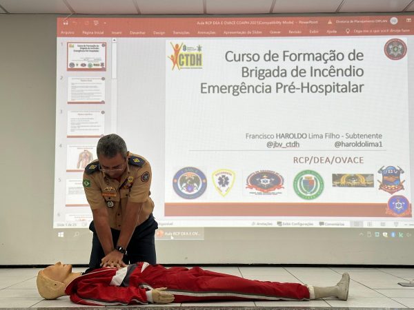 Brigadistas da Cogerh salvam filhos utilizando técnicas de desengasgo