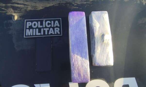 Em Granja, PMCE prende dupla com 2kg de maconha em motocicleta