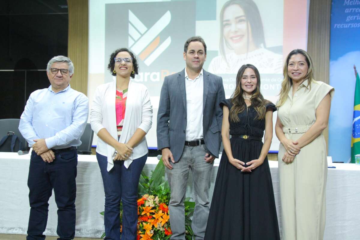 Secretário da Fazenda empossa nova diretora-presidente da CearaPar