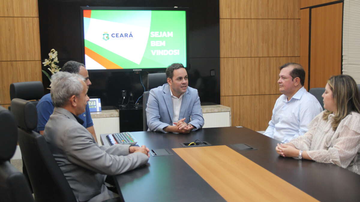 Concurso: três servidores tomam posse na Sefaz Ceará