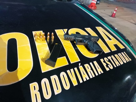 Em duas abordagens distintas, BPRE prende dois suspeitos por porte ilegal de arma