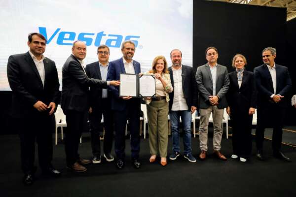 Governo do Ceará assina memorando de entendimento com a empresa Vestas