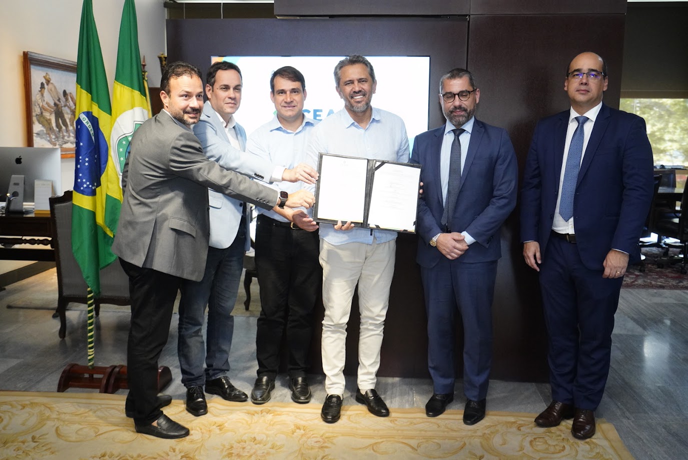 Governo do Ceará e Solar Coca-Cola firmam memorando garantindo investimento de R$ 306 milhões nos próximos dois anos