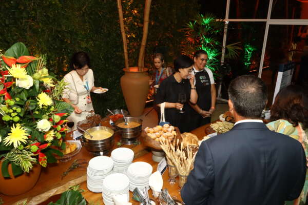 G20 no Ceará: Escola de Gastronomia Social recebe comitiva de autoridades internacionais ligadas a educação