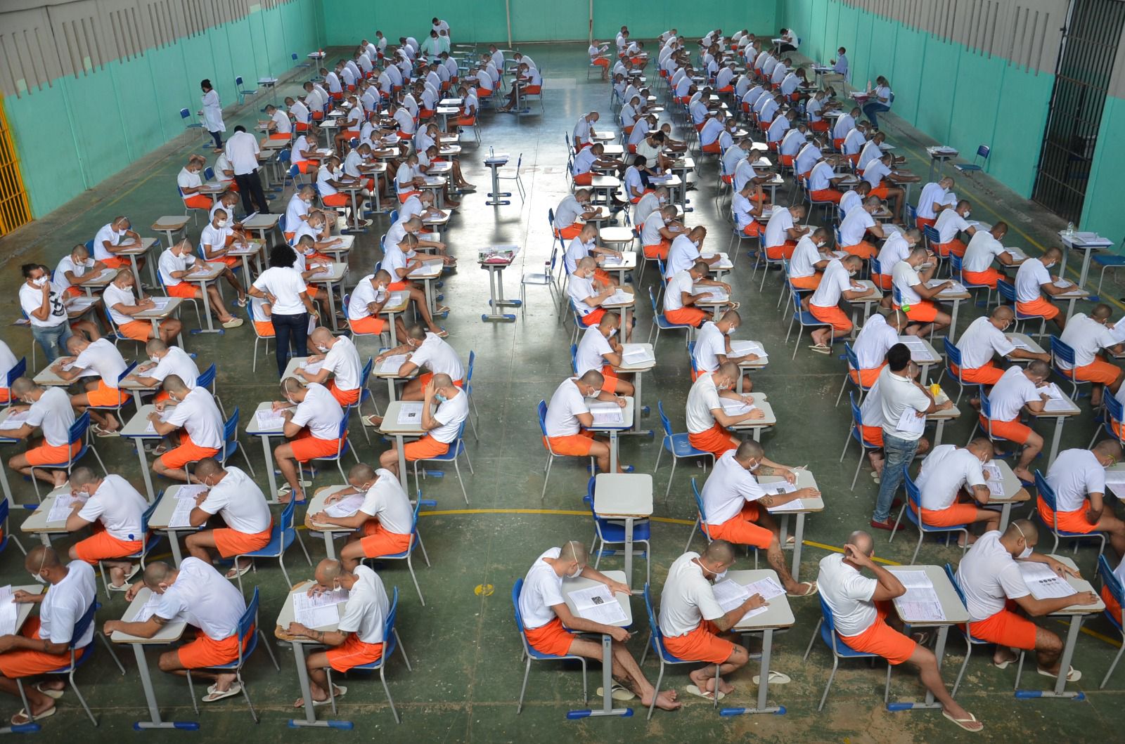 Mais de 11 mil internos do sistema prisional do Ceará participam do Encceja PPL 2024