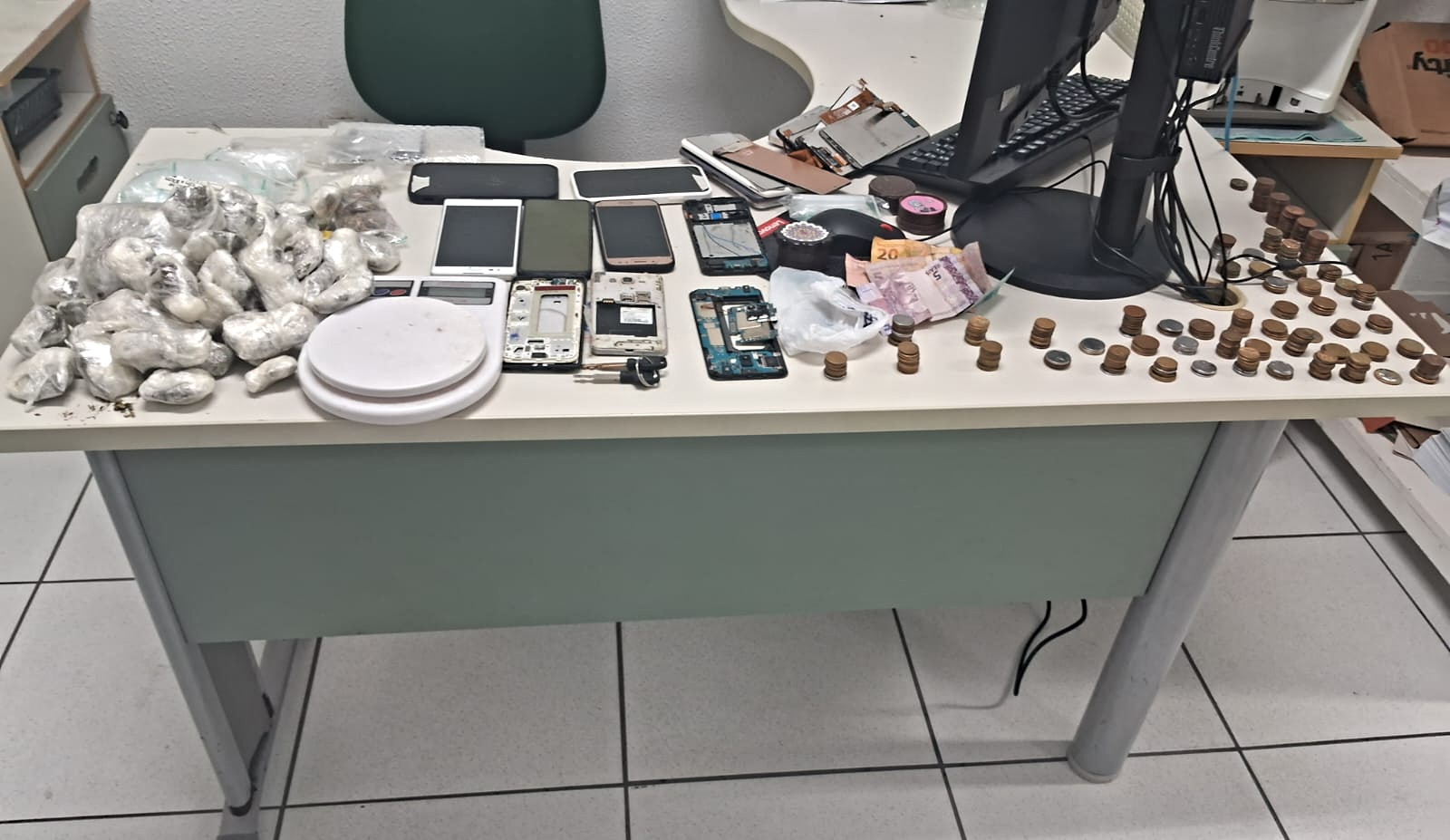 Casal em posse de drogas é preso em flagrante pela Polícia Civil na Capital