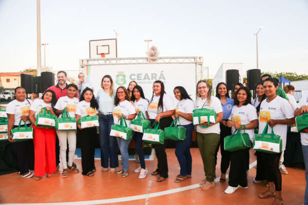 Mais de mil pessoas recebem certificados de qualificação profissional nos Complexos Sociais Mais Infância