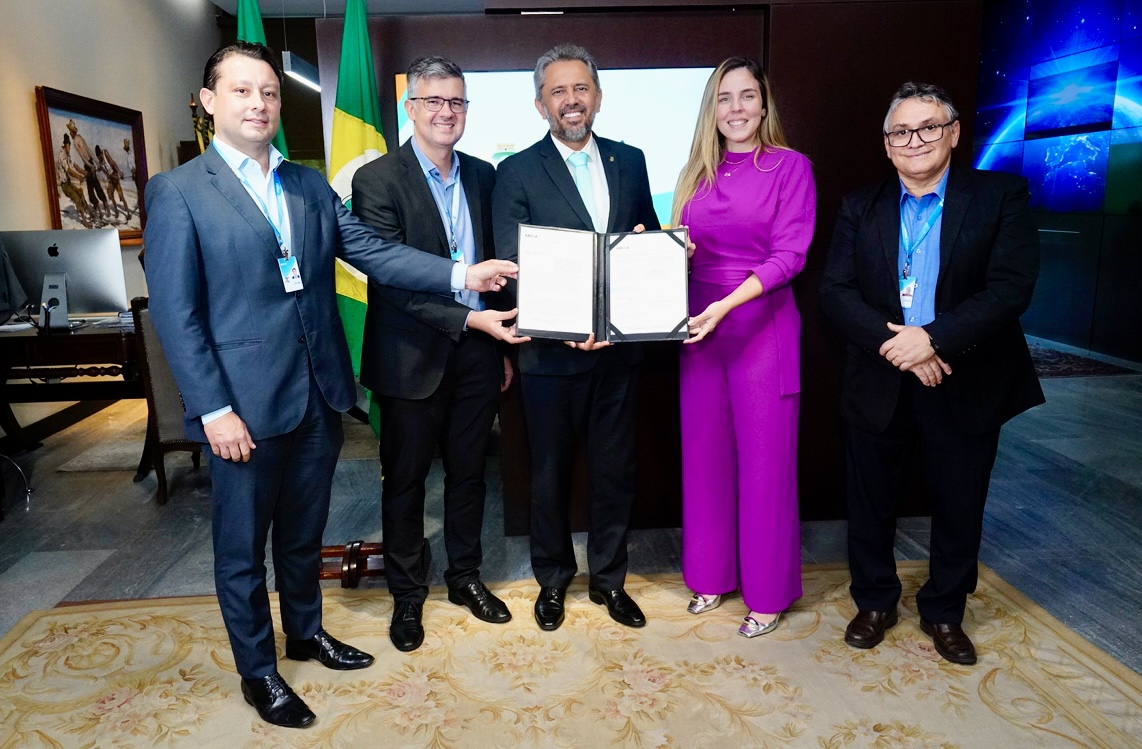 Governo do Ceará e Caixa Econômica Federal assinam repasse para construção de mais três Casas da Mulher Brasileira