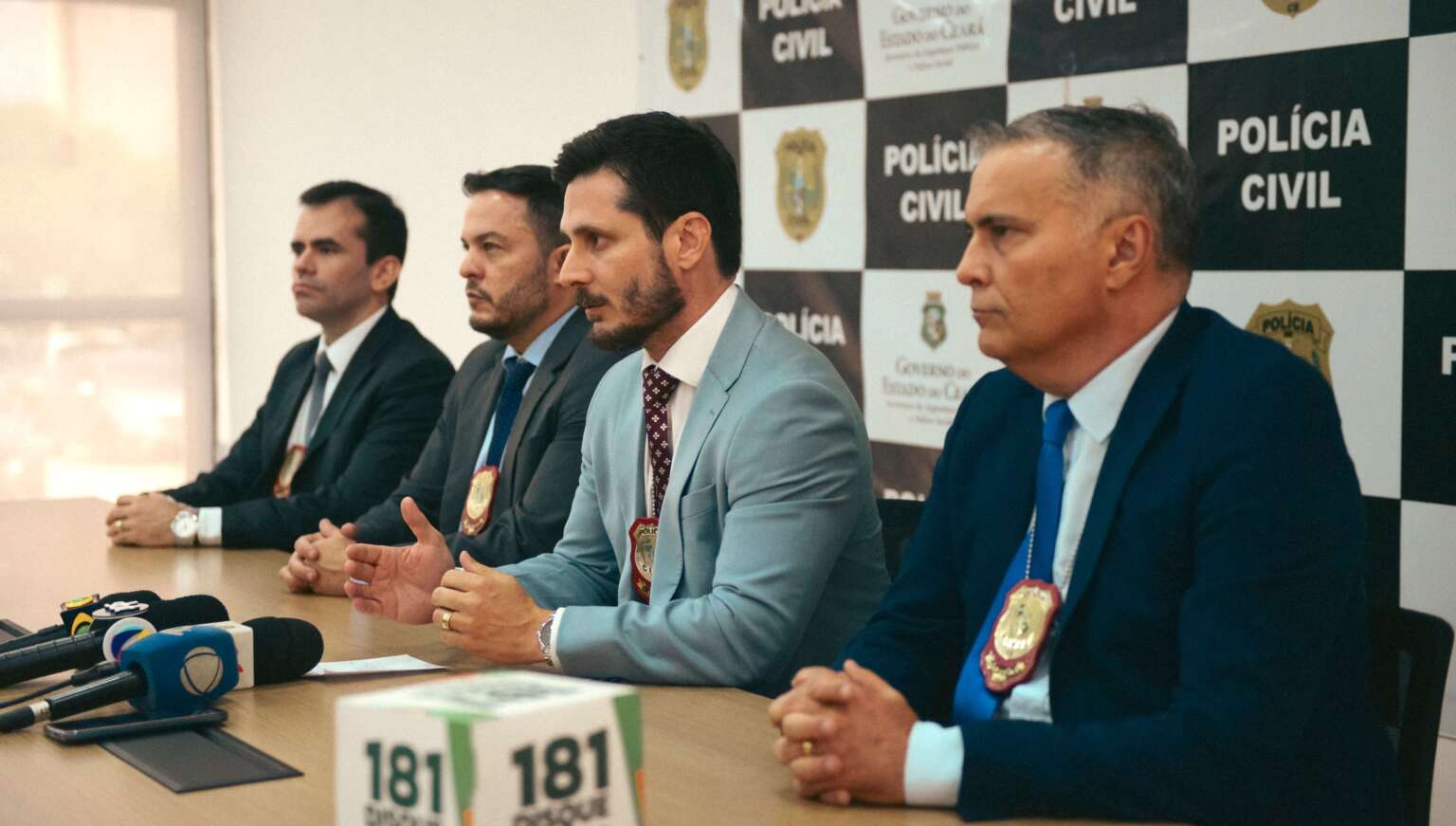 Polícia Civil do Ceará apreende adolescente e cumpre mandado de prisão contra mandante de homicídio de turista em Jericoacoara