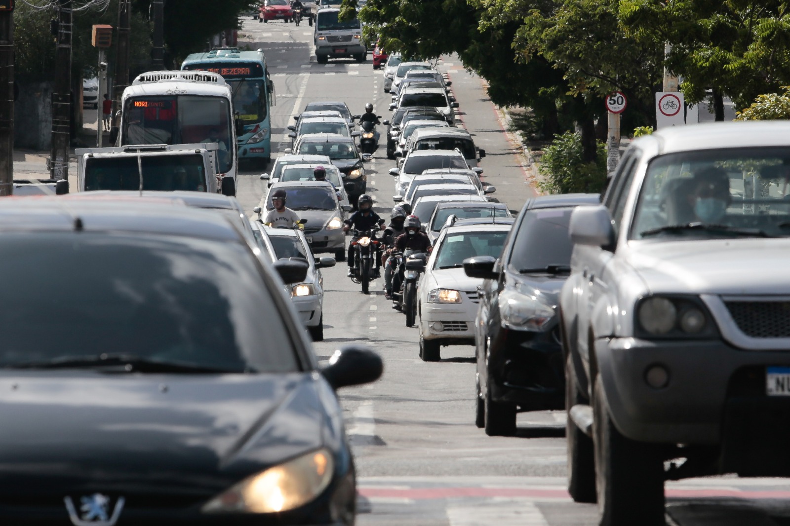Licenciamento de veículos com placas de final ZERO vence nesta terça-feira (10)
