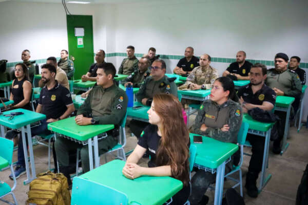 Policiais civis e militares participam de capacitação em ações operacionais urbanas realizada pela Aesp/CE