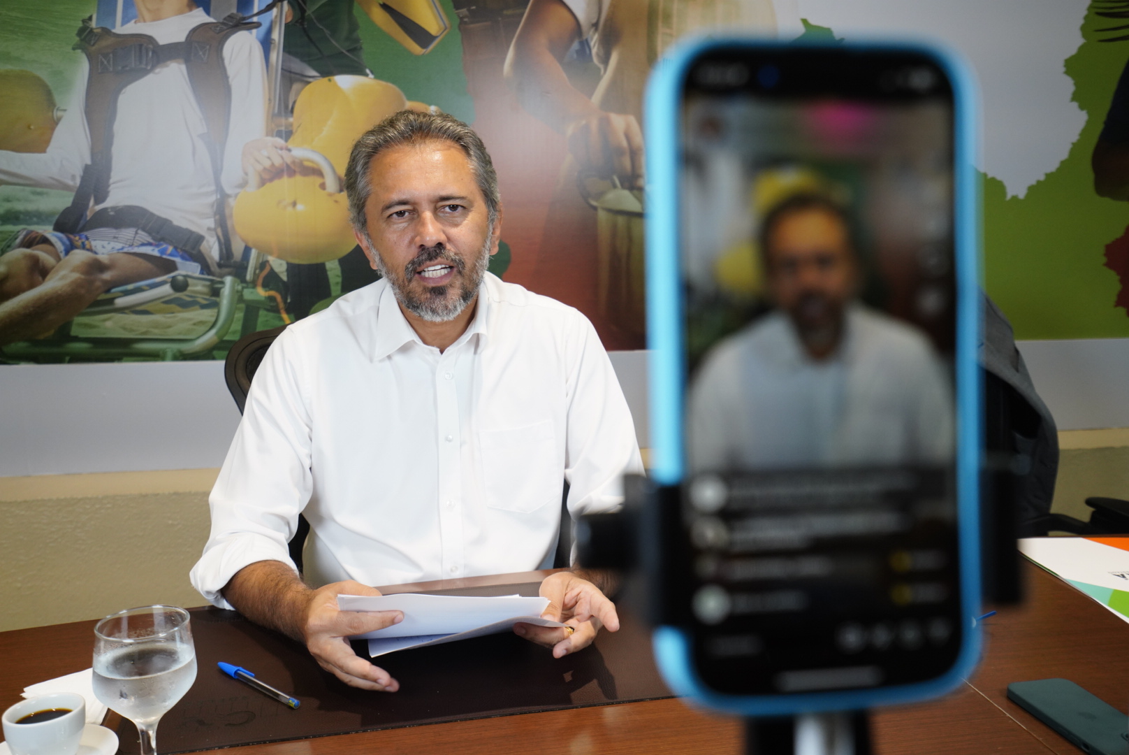 Em live, governador Elmano de Freitas divulga cronograma das próximas etapas do concurso da Seas