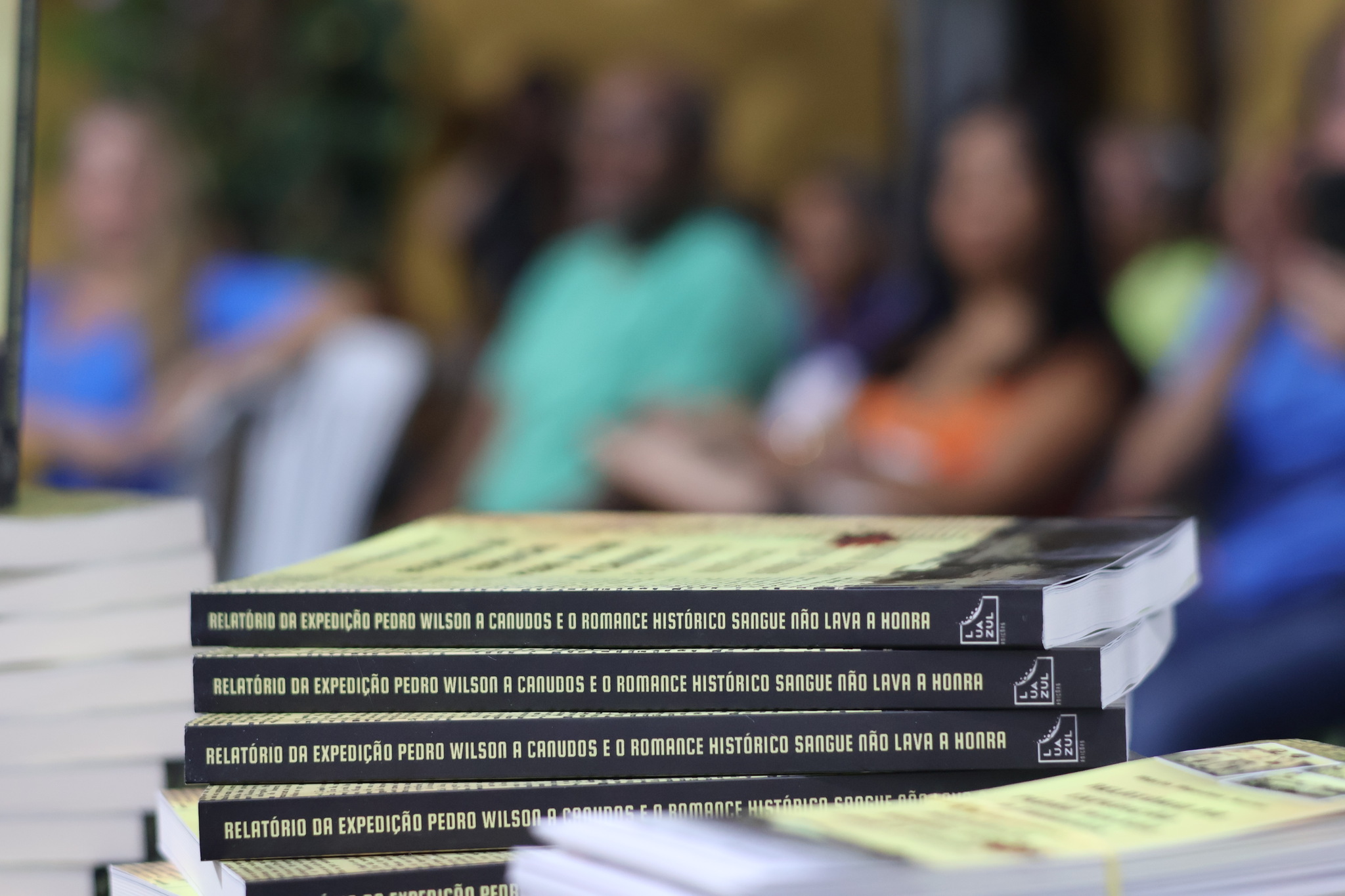 Livro que narra a trajetória de Antônio Conselheiro e Guerra de Canudos é lançado na Bece