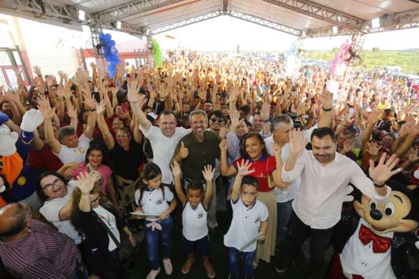Em Deputado Irapuan Pinheiro, Governo do Ceará entrega duas obras e autoriza investimento de mais de R$ 14 milhões